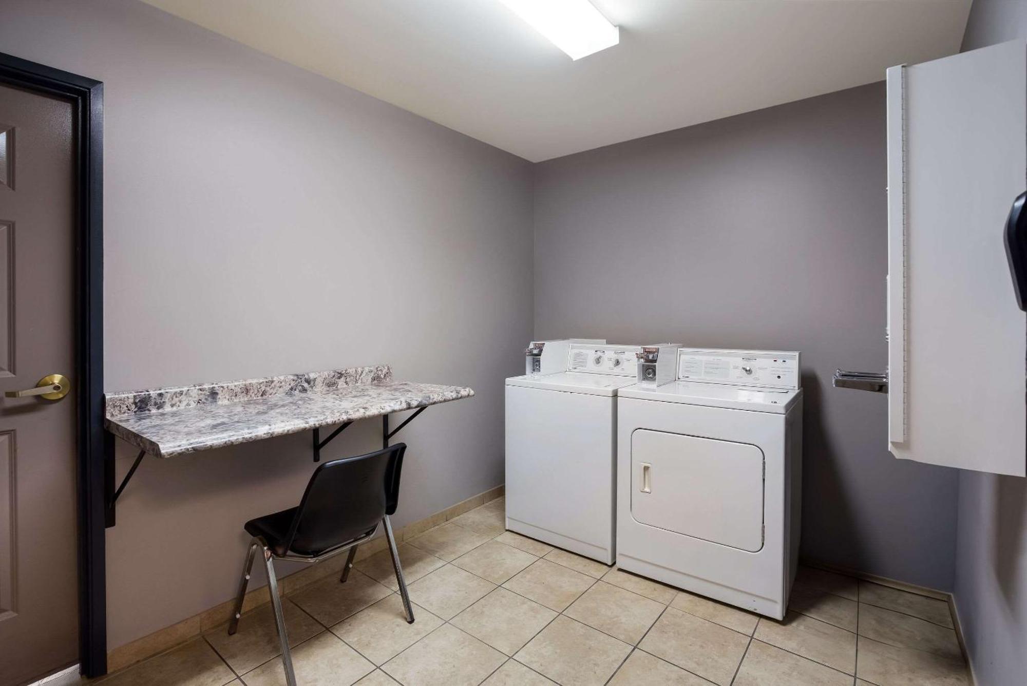 Country Inn & Suites By Radisson, Marion, Il ภายนอก รูปภาพ
